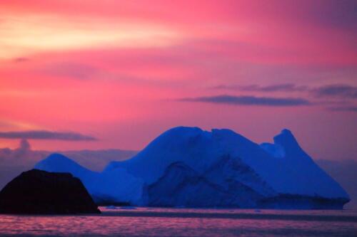 Залез на остров Ливингстън, Антарктика